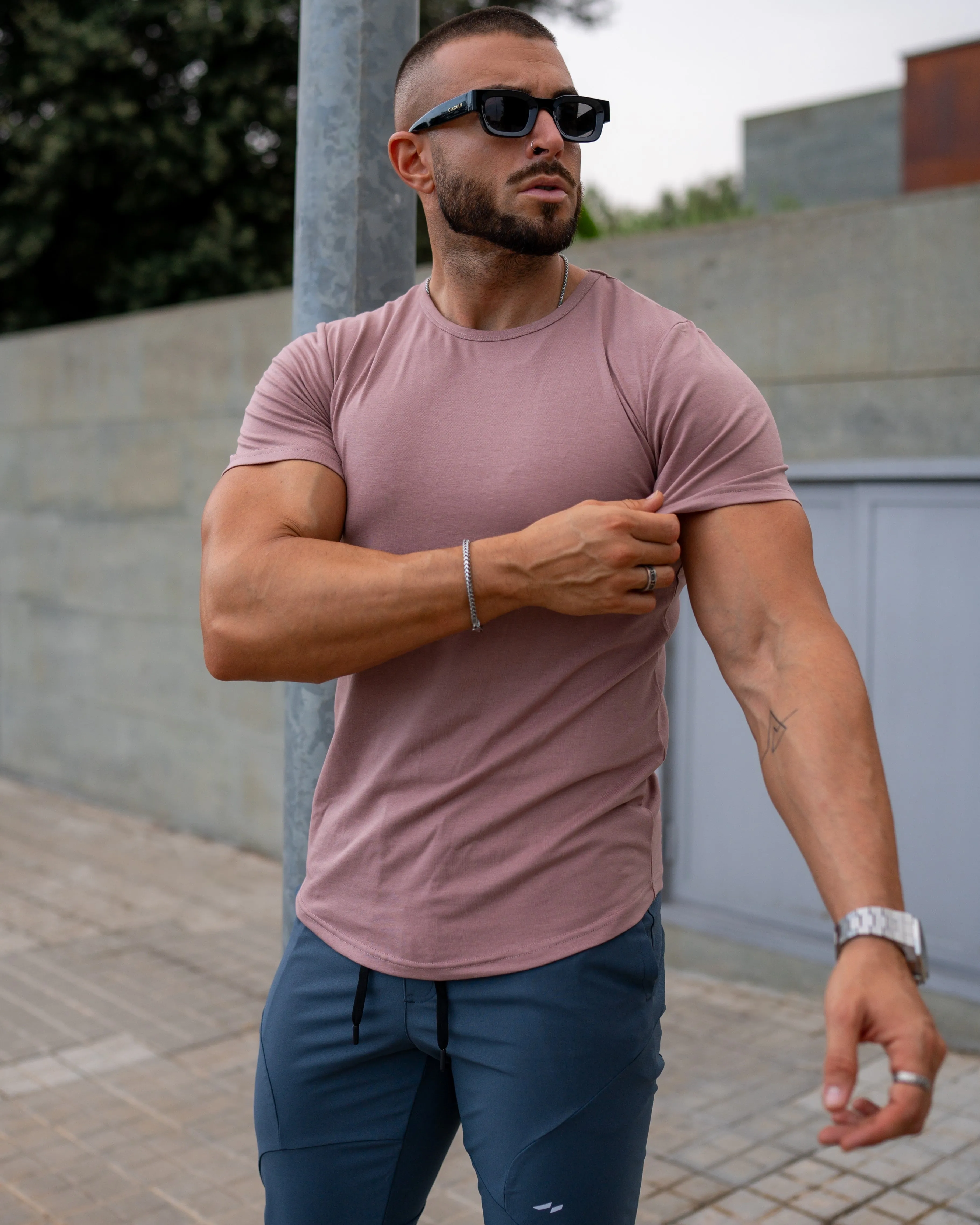 All Day Elite Curve-Hem Tee Short Sleeve Active Fit