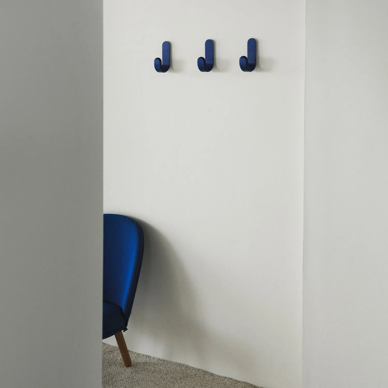 normann copenhagen | curve hook | blue